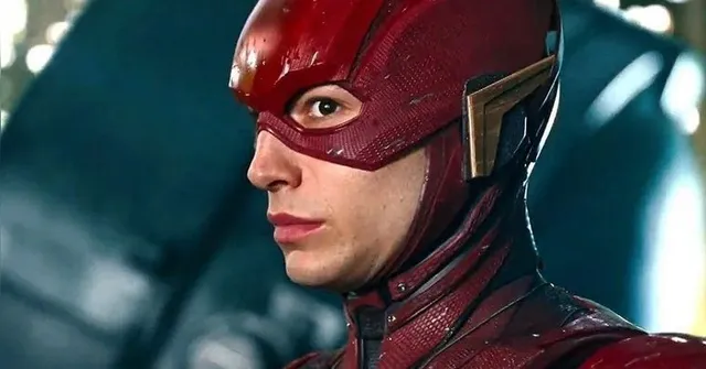 Imagem ilustrativa da notícia Cenas fortes: ator que interpreta o Flash enforca fã em vídeo; confira