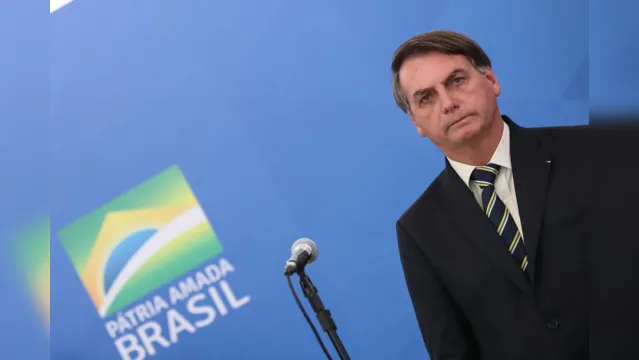 Imagem ilustrativa da notícia Bolsonaro gasta mais que Dilma e Temer no cartão corporativo da
Presidência