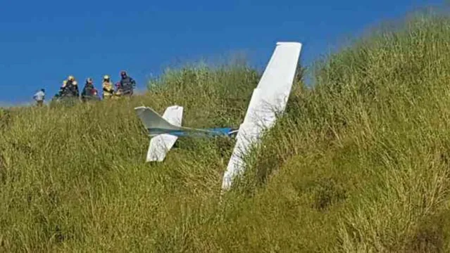 Imagem ilustrativa da notícia Avião cai em Minas Gerais ao tentar decolar. Veja imagens 