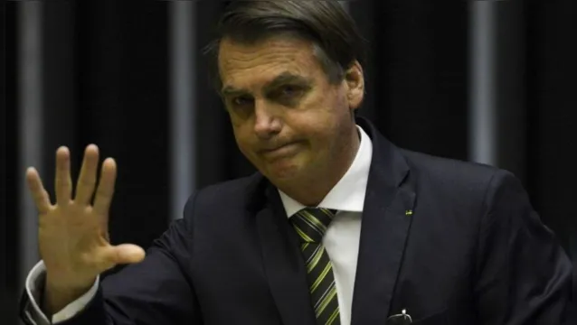 Imagem ilustrativa da notícia "Vou interferir" revela trecho de fala de Bolsonaro na reunião em que citou PF e proteção da família