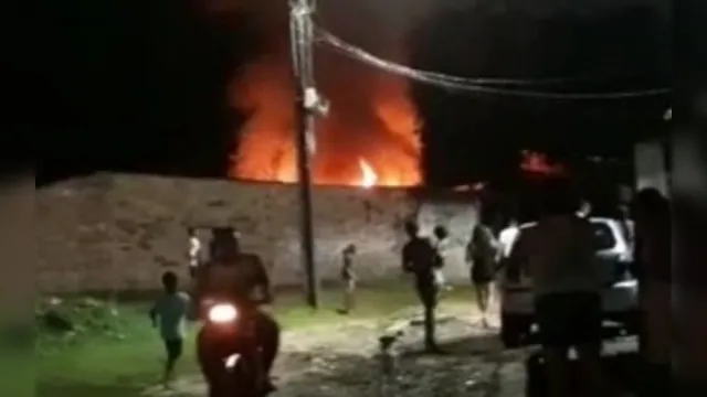 Imagem ilustrativa da notícia Casa pega fogo no bairro do Coqueiro
