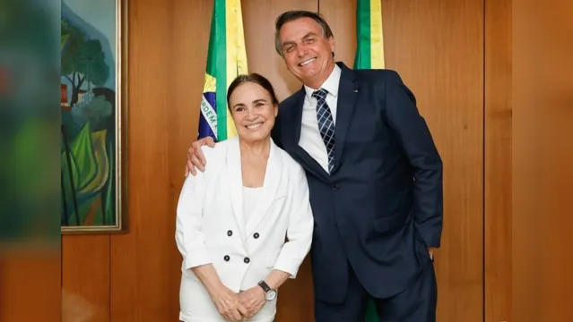 Imagem ilustrativa da notícia Bolsonaro apoia pressão de aliados para que Regina Duarte deixe o cargo