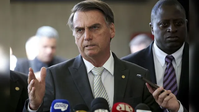 Imagem ilustrativa da notícia 'Jamais eu entregaria um telefone meu', diz Bolsonaro após despacho de
Celso de Mello
