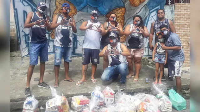 Imagem ilustrativa da notícia Torcida doa cestas básicas a famílias carentes em Belém