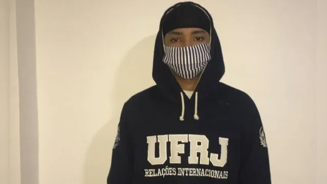 Imagem ilustrativa da notícia Estudante
diz ter sofrido racismo por usar máscara de proteção contra coronavírus