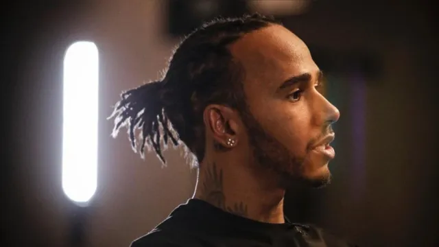 Imagem ilustrativa da notícia Bilionário, Lewis Hamilton é o esportista britânico mais rico da história
