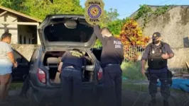 Quatorze mandados de busca e apreensão foram cumpridos, durante a “Operação Thor II”. Drogas e simulacro de arma de fogo foram apreendidos
