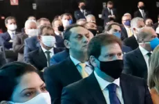 Imagem ilustrativa da notícia Advogado que abrigou Queiroz deixará defesa de Flávio Bolsonaro