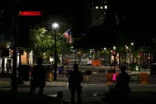 Imagem ilustrativa da notícia Manifestações antirracismo chegam à 7ª noite com
EUA no limite