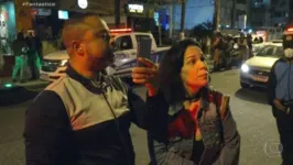 A postura do casal foi criticada nas redes sociais.