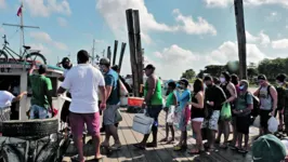 Movimento foi intenso na manhã de sabado, no trapiche do distrito de Icoaraci. Dali, muitas pessoas partiram para Cotijuba, distante 40 minutos.