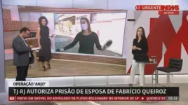 A repórter parecia estar irritada e impaciente. 