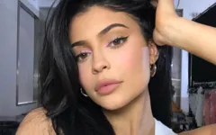 Imagem ilustrativa da notícia Forbes acusa Kylie Jenner de ter fingido ser bilionária