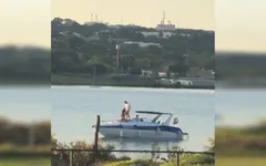 Imagem ilustrativa da notícia Polícia pede ajuda da população para identificar pessoas que fizeram suruba em lago