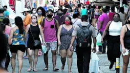 O uso de máscaras passou a ser um hábito adotado pela maioria da população desde o início da pandemia na capital