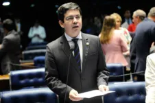 Imagem ilustrativa da notícia Senador da Rede pede afastamento e prisão de Weintraub