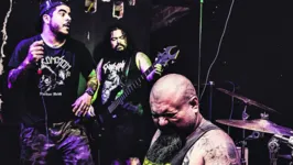 A Baixo Calão, que teve shows no Abril pro Rock e na Alemanha cancelados pela pandemia, faz sua primeira live. 
