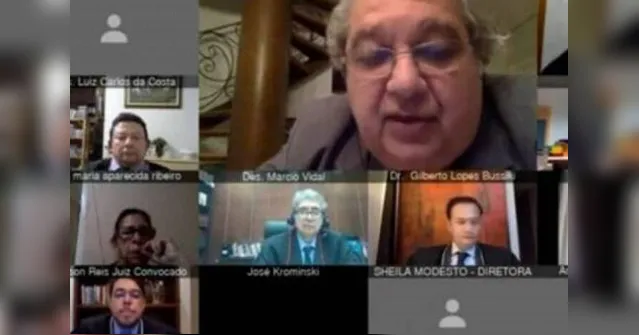 Imagem ilustrativa da notícia Procurador peida, acaba com sessão e viraliza. Assista