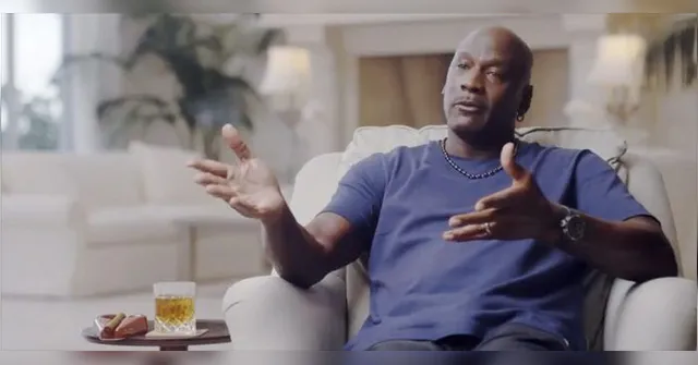 Imagem ilustrativa da notícia Bebida de Michael Jordan em 'Arremesso Final' é tequila
avaliada em quase R$ 10 mil