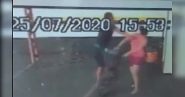 Imagem ilustrativa da notícia Vídeo flagra mulher sendo morta com facada no peito no centro de Belém; assista!