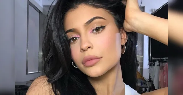 Imagem ilustrativa da notícia Forbes acusa Kylie Jenner de ter fingido ser bilionária