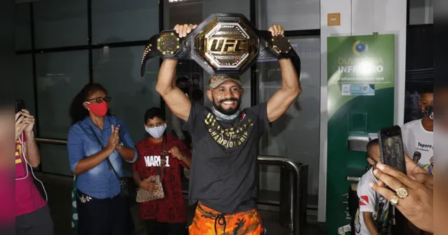 Imagem ilustrativa da notícia Paraense campeão do UFC volta a Belém e vai cumprir promessa