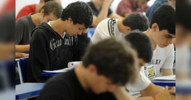 Imagem ilustrativa da notícia 42% dos alunos podem abandonar faculdade privada, aponta pesquisa