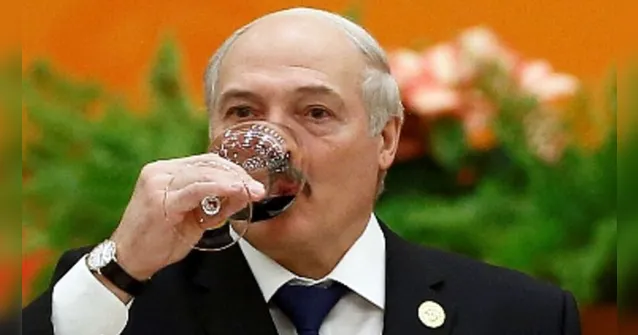Imagem ilustrativa da notícia Presidente que dizia que vodca e sauna evitavam Covid-19 pega coronavírus