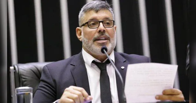 Imagem ilustrativa da notícia Frota pede apoio da Gaviões da Fiel, Boulos e PSL no Twitter