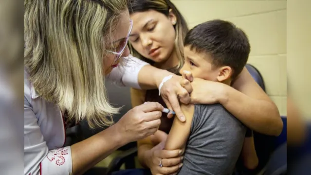 Imagem ilustrativa da notícia Queda no número de vacinas expõe a população a várias doenças no país
