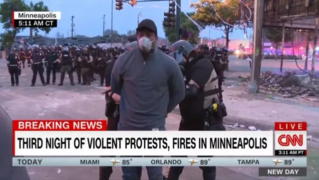 Imagem ilustrativa da notícia Repórter da CNN é preso ao vivo durante cobertura de protesto. Veja!