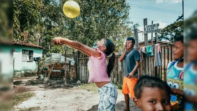 Imagem ilustrativa da notícia Projeção fotográfica revela a situação dos imigrantes e combate a xenofobia no Pará
