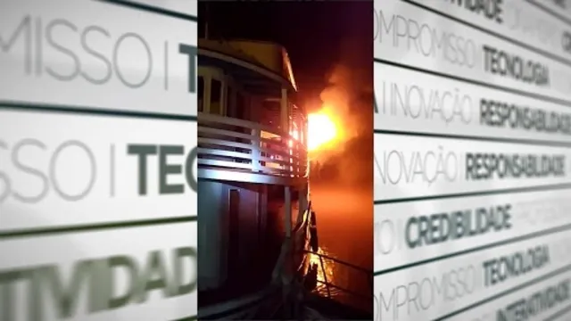 Imagem ilustrativa da notícia Incêndio consome embarcação no Marajó; veja o vídeo