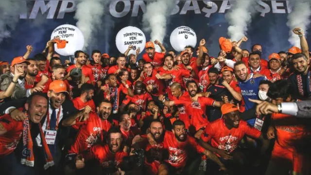 Imagem ilustrativa da notícia Time de Robinho é campeão pela primeira vez na Turquia