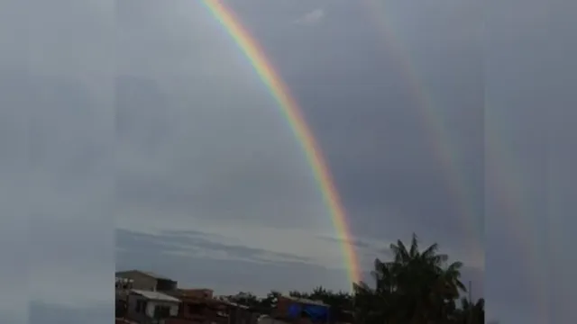 Imagem ilustrativa da notícia Fenômeno raro: arco-íris duplo aparece em Belém e impressiona