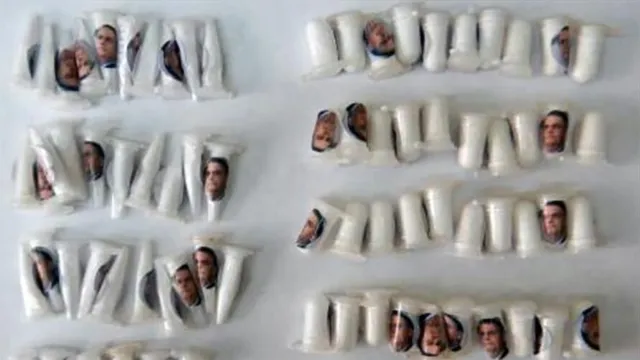 Imagem ilustrativa da notícia Tráfico usa foto de Bolsonaro para indicar 'droga de boa qualidade'