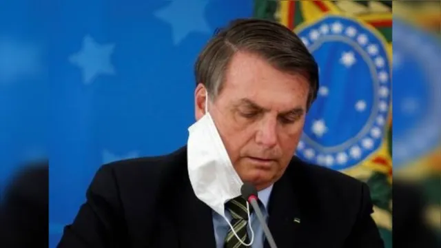 Imagem ilustrativa da notícia Bolsonaro diz que está com infecção no pulmão e faz piada com doença