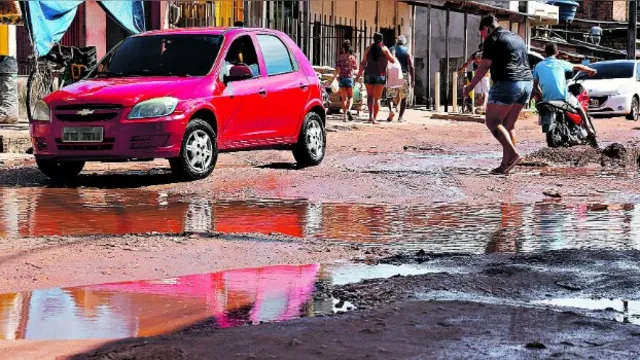 Imagem ilustrativa da notícia Buracos tomam conta de ruas no bairro do Tenoné