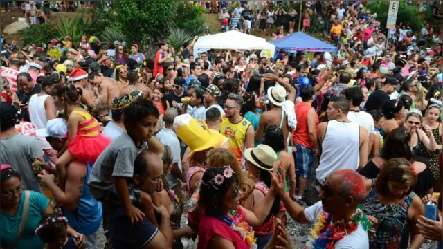 Imagem ilustrativa da notícia Carnaval de 2021 é adiado e Parada LGBTQIA+ é cancelada por prefeitura