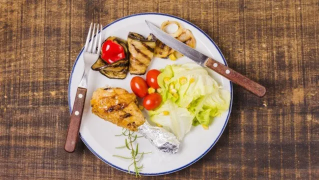 Imagem ilustrativa da notícia Você sabia que a cor do prato pode influenciar em nossas escolhas alimentares? 
