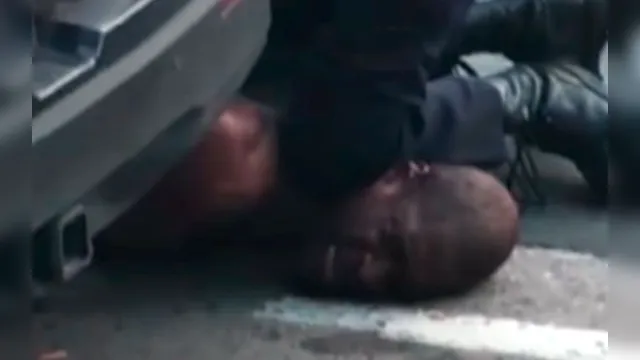 Imagem ilustrativa da notícia Morte de homem preto em abordagem policial causa revolta nos EUA 
