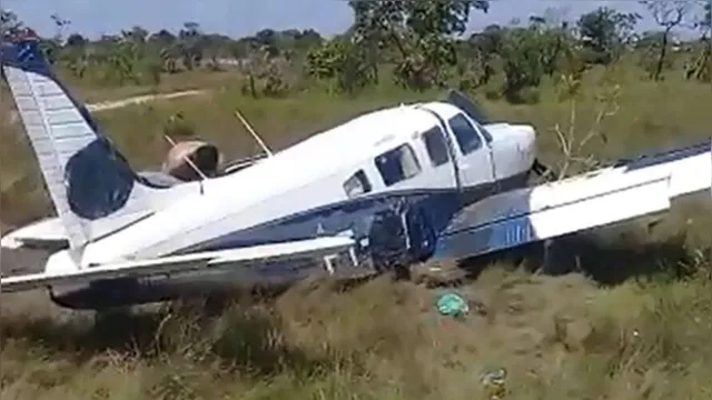 Imagem ilustrativa da notícia Avião desliza sobre lama e mato após pouso forçado no Marajó