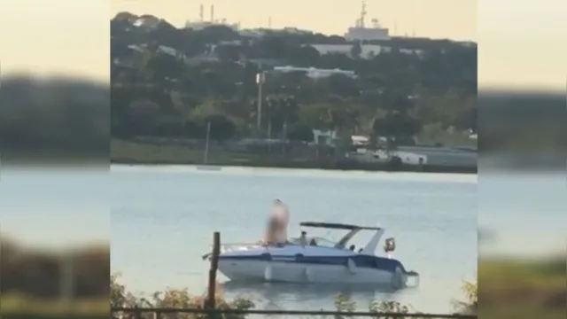 Imagem ilustrativa da notícia Vídeo: casais são flagrados em orgia dentro de lancha em lago no Brasil