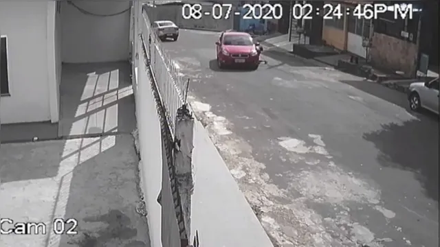 Imagem ilustrativa da notícia Assaltante que arrastou idosa após roubá-la é preso; veja o vídeo!