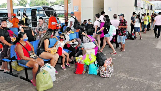 Imagem ilustrativa da notícia Usuários se aglomeram no Terminal de Ananindeua