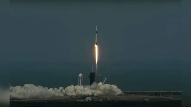 Imagem ilustrativa da notícia Foguete SpaceX com astronautas é lançado com sucesso. Veja o vídeo