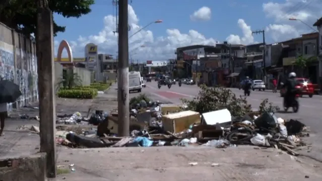 Imagem ilustrativa da notícia Sem fiscalização, lixo toma conta das ruas no bairro da Sacramenta