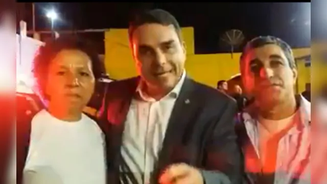 Imagem ilustrativa da notícia Ex-funcionária fantasma de Bolsonaro lança candidatura