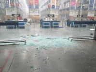 Imagem ilustrativa da notícia Bandidos explodem caixa eletrônico de supermercado atacarejo