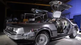 O DeLorean DMC-12 do filme "De Volta para o Futuro".